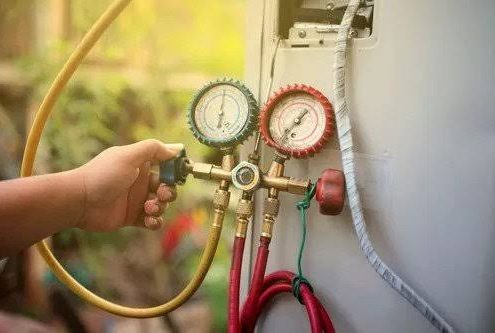 شارژ گاز مبرد کولر گازی چگونه انجام می‌شود؟